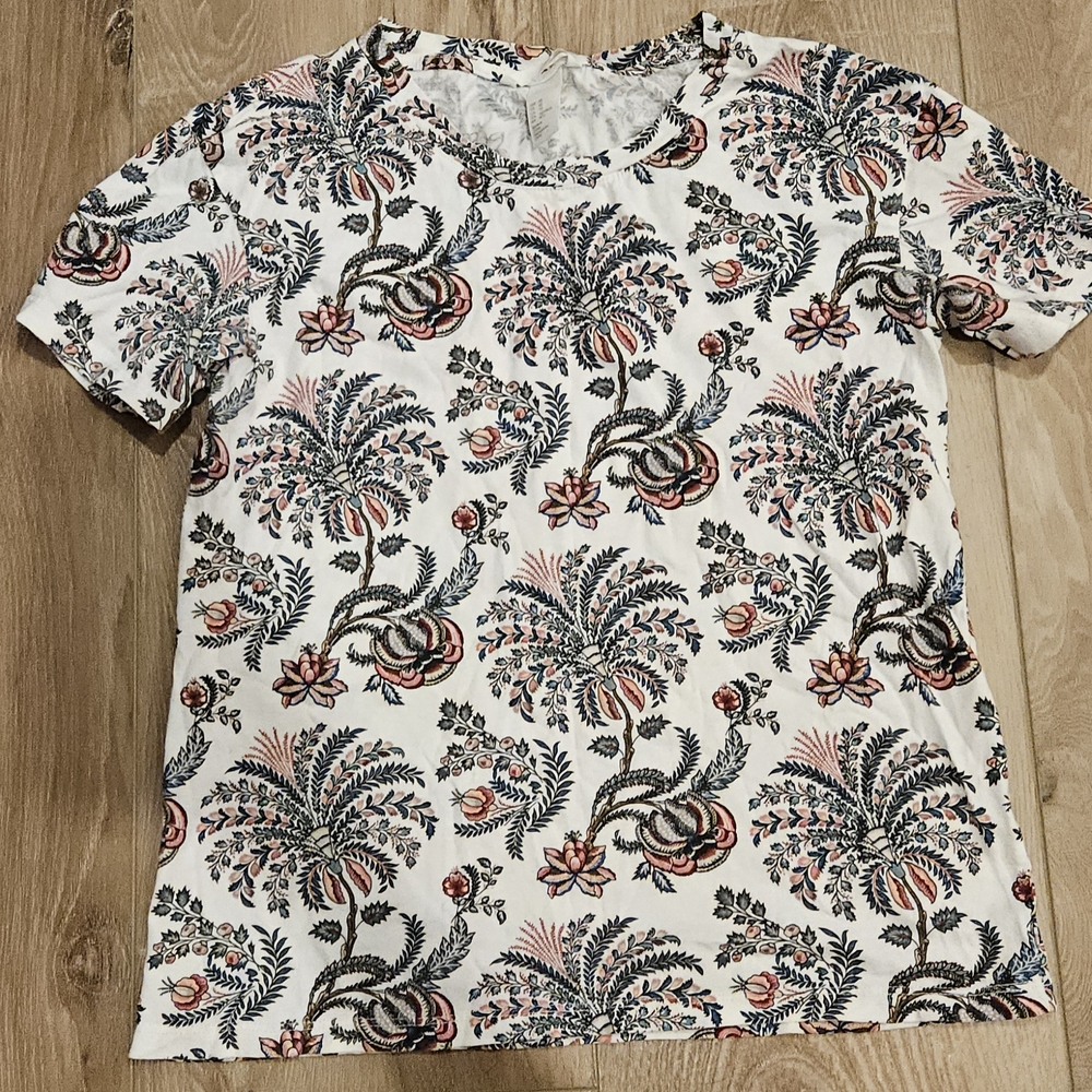 Floral Patterned Short Sleeve Top